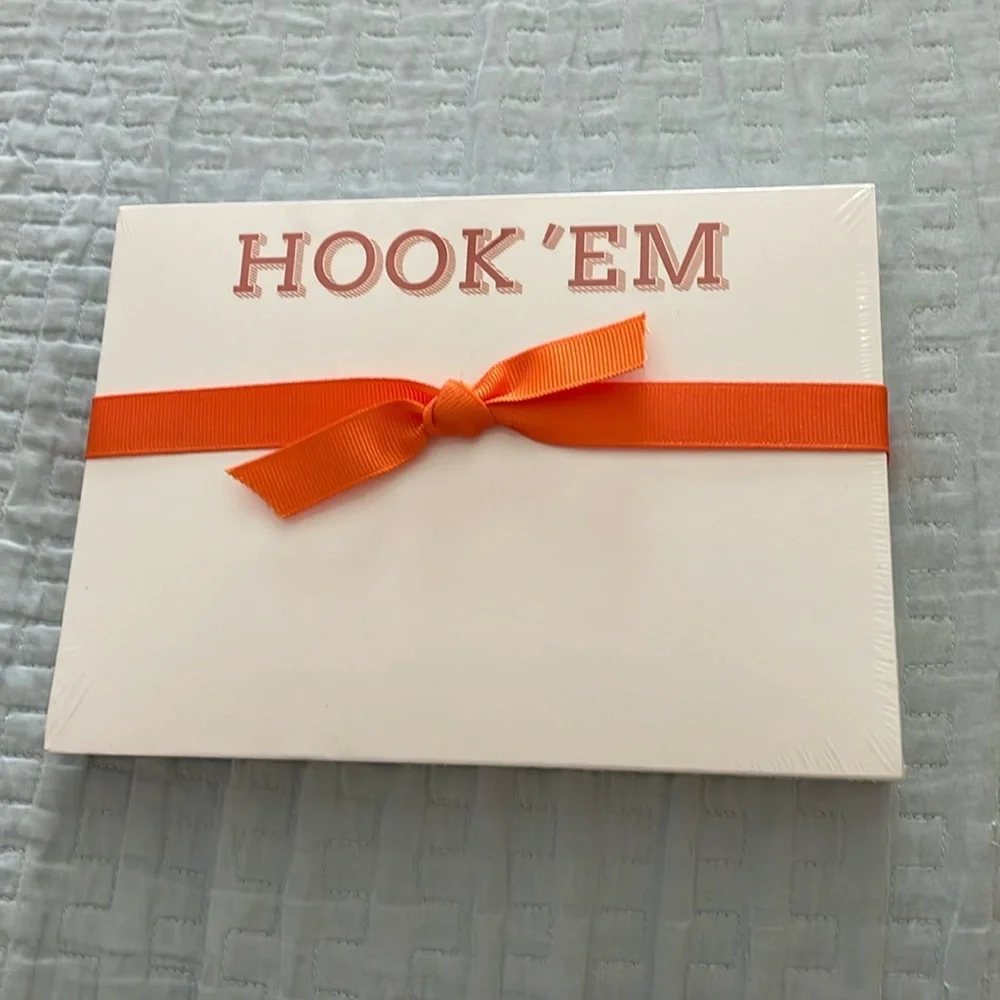 NWT Hook ‘Em Stationary